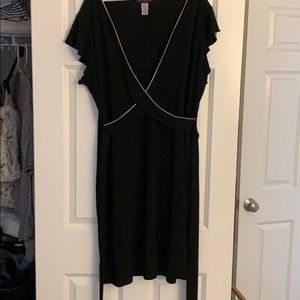 The ultimate LBD w pink piping, wrap around belt.